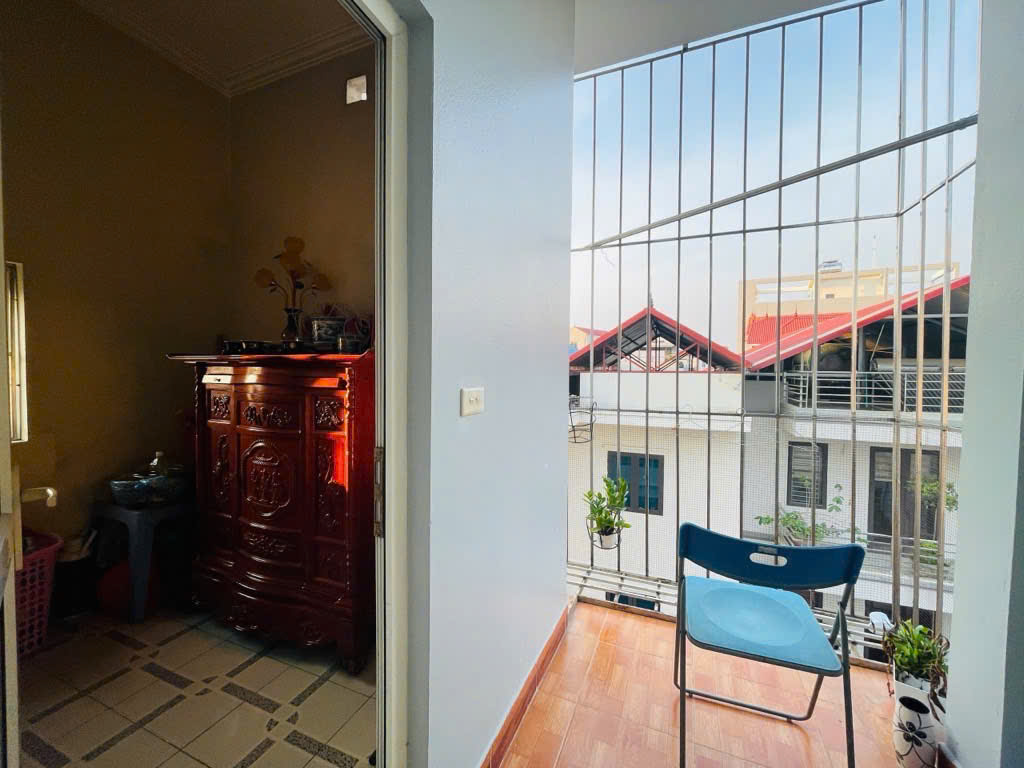 Bán nhà ở Nhổn 33m2 – Ô tô 7 chỗ đỗ cửa – Cách 20m ra phố, ngõ thông, ở ngay