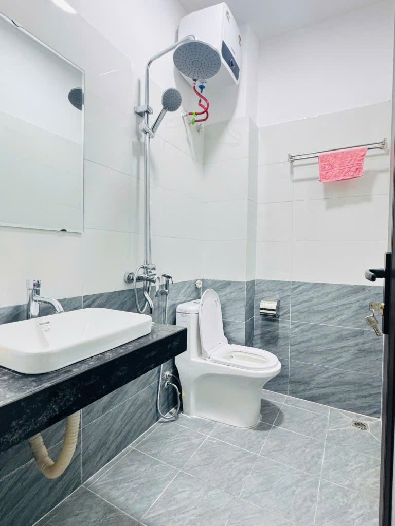 Bán nhà ở – Gần ĐH Công Nghiệp B – Ô tô 7 chỗ đỗ cửa – Đường thông các ngả