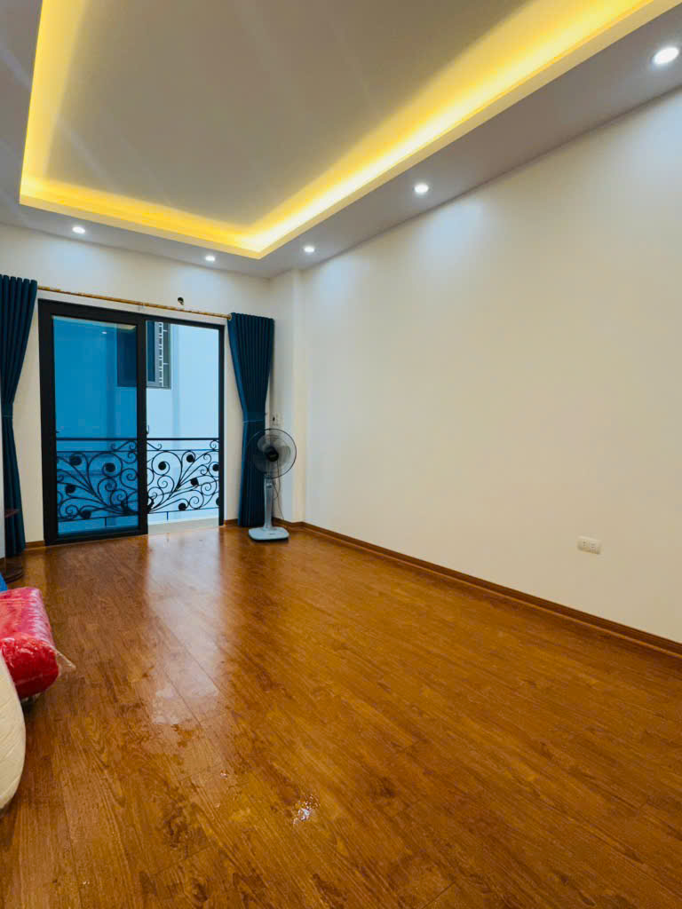 Bán nhà ở – Gần ĐH Công Nghiệp B – Ô tô 7 chỗ đỗ cửa – Đường thông các ngả