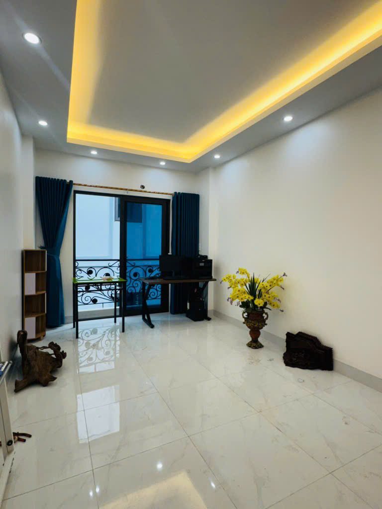 Bán nhà ở – Gần ĐH Công Nghiệp B – Ô tô 7 chỗ đỗ cửa – Đường thông các ngả