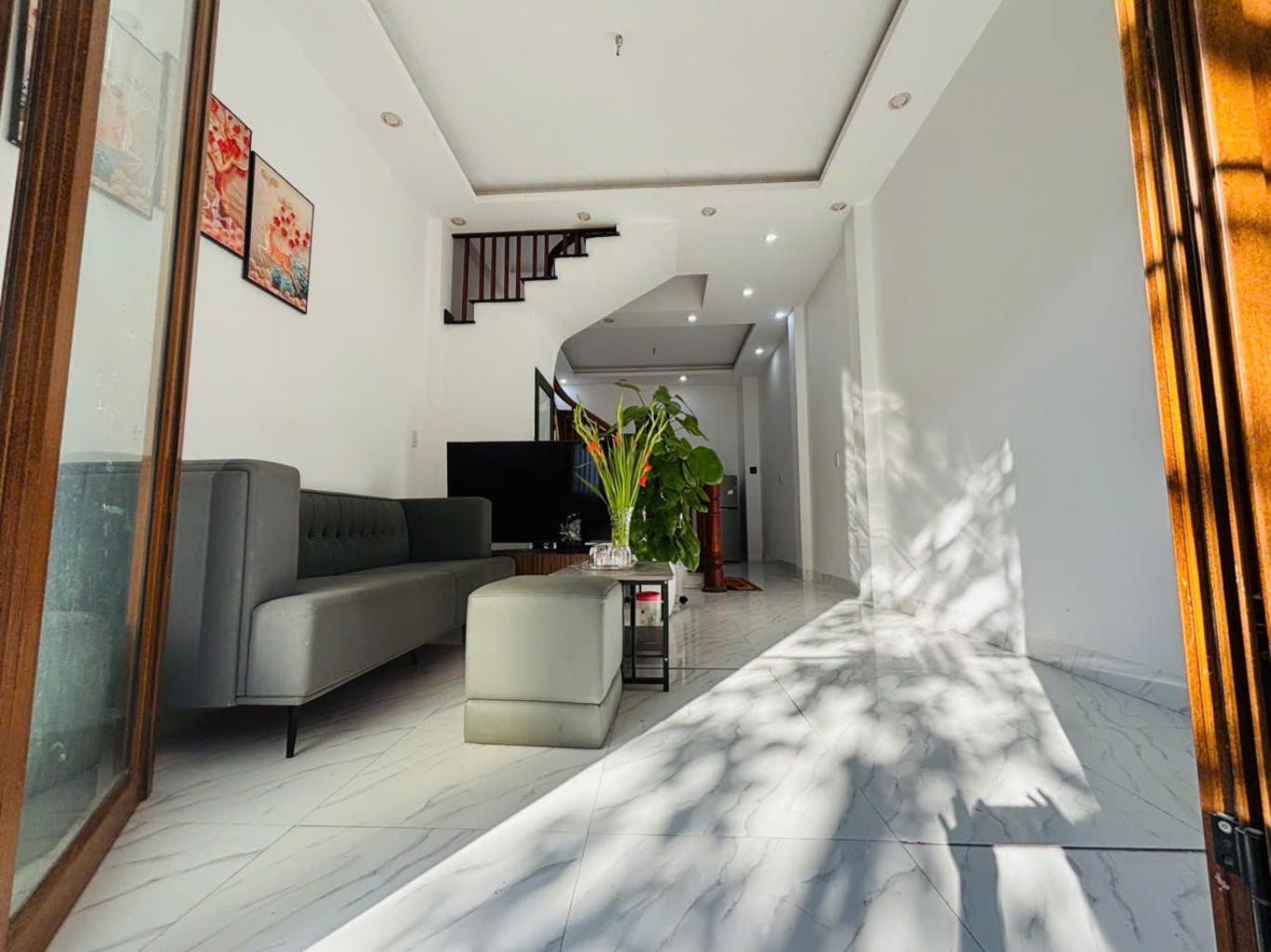 Bán nhà Giang Chính - Biên Giang - 3 Tầng thoáng sáng - nhỉnh 5 Tỷ