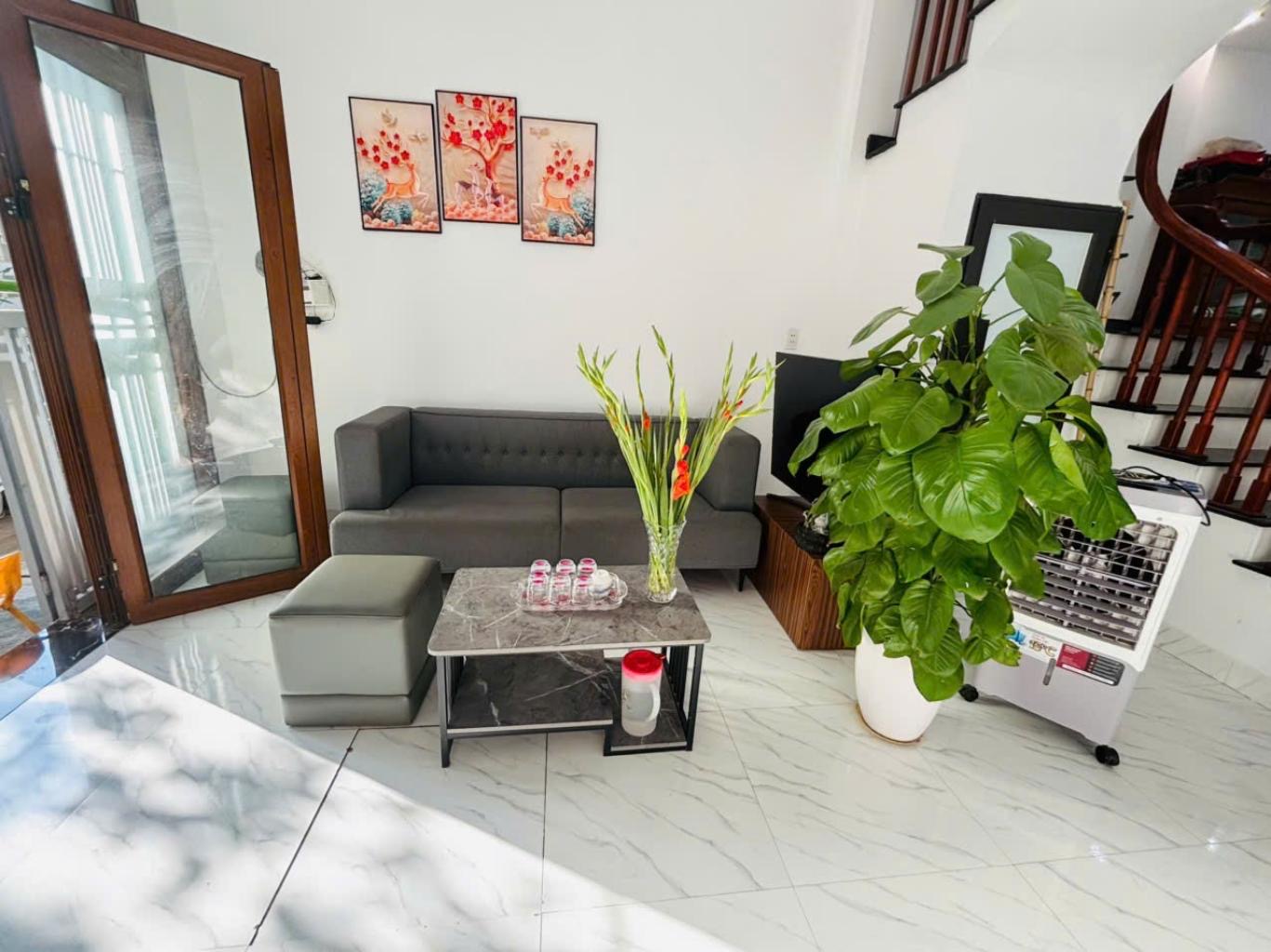 Bán nhà Giang Chính - Biên Giang - 3 Tầng thoáng sáng - nhỉnh 5 Tỷ