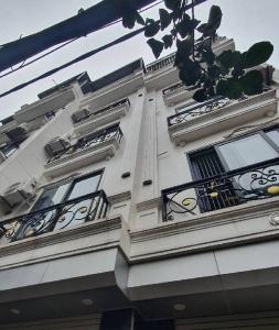 thạch bàn long biên mới xây