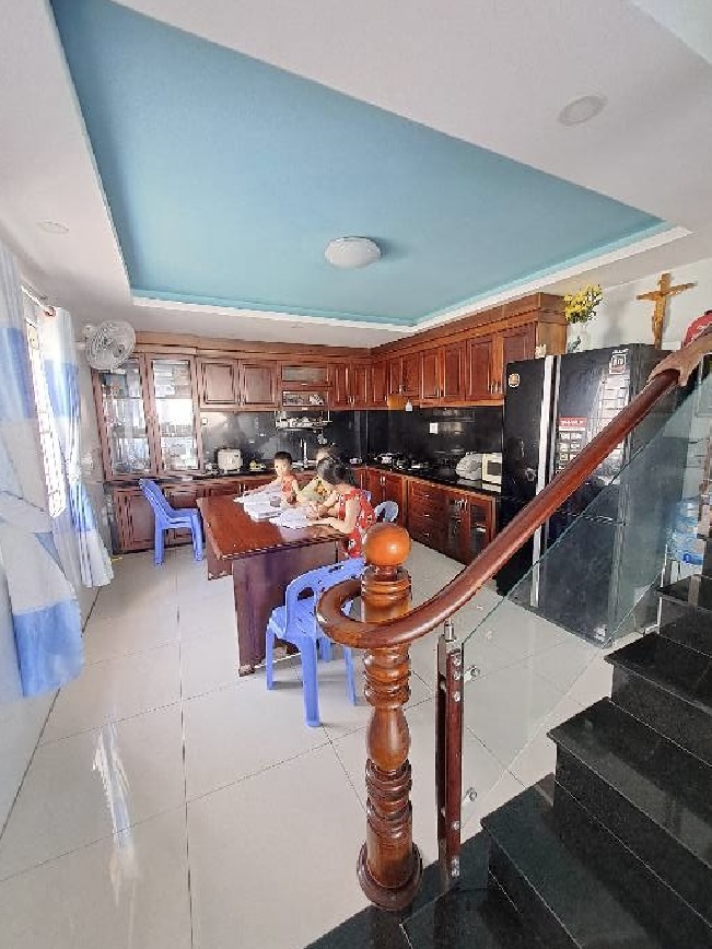 MẶT TIỀN KD, ĐƯỜNG TRƯỚC NHÀ 12M Ô TÔ ĐỔ CỬA - APD09