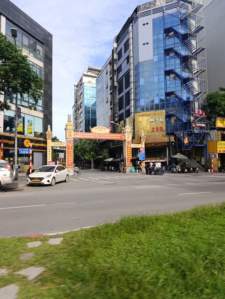 NHÀ ĐẸP ĐỂ Ở HOẶC ĐẦU TƯ GIỮ TIỀN – NHÀ MẶT NGÕ LÊ ĐỨC THỌ – Ô TÔ TRÁNH – KINH DOANH ĐỈNH – DÒNG TIỀN 20TR/THÁNG – CHỈ 9 TỶ