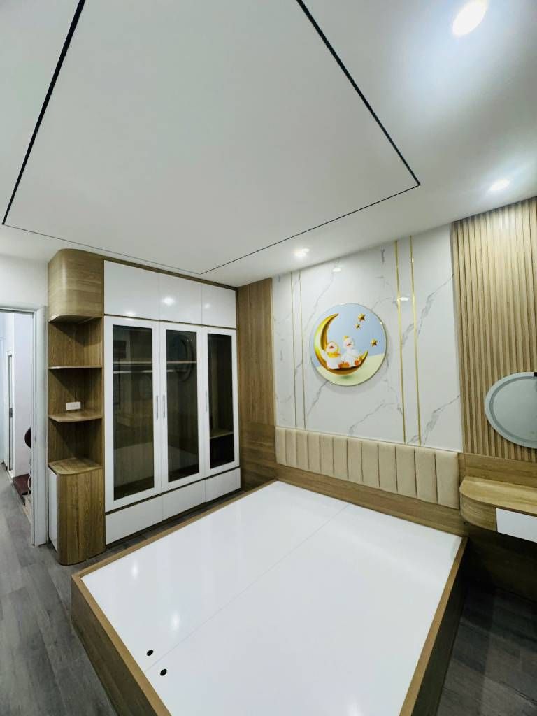 Gia đình cần bán gấp nhà tại Mỹ Đình – Diện tích 40m2x5 tầng – nhỉnh 7 tỷ