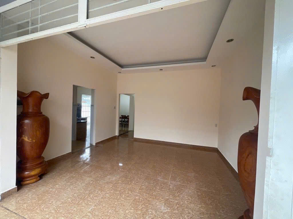 BÁN NHÀ MTKD NGAY NGUYỄN ĐỨC THIỆU, P Dĩ AN, NGANG KHỦNG 8.5M, CHỈ HƠN 5 TỶ