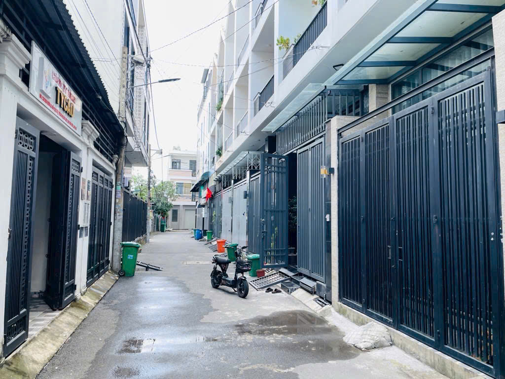 NHÀ 3 TẦNG MỚI TINH GẦN VẠN PHÚC CITY, DT 68M2, CHỈ HƠN 6 TỶ