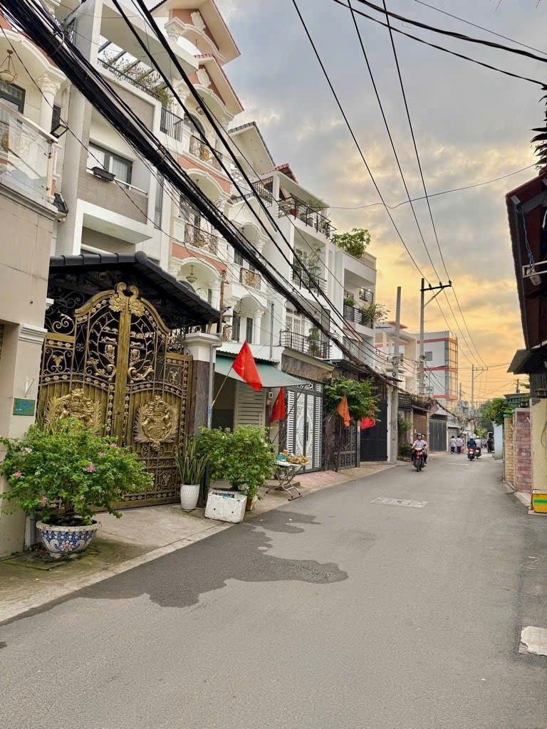 HÀNG HIẾM HIỆP BÌNH CHÁNH, ĐỐI DIỆN GIGAMALL, HXH, CHỈ 6.XXX TỶ TL