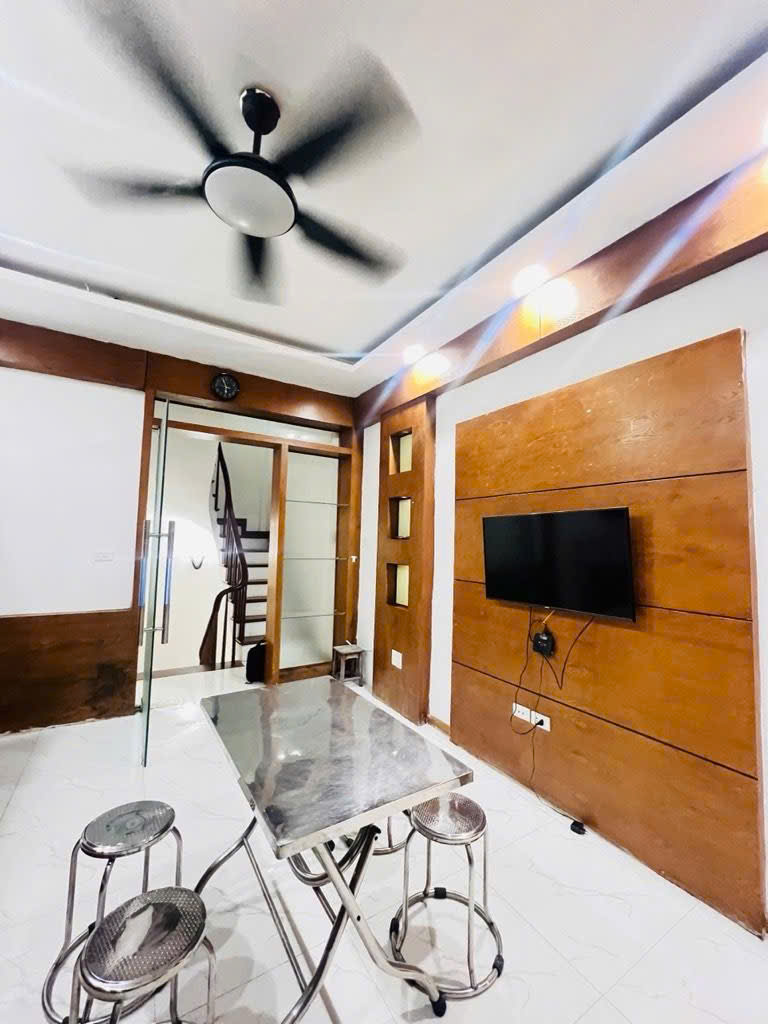 Xuân Đỉnh 8,5 tỷ 35m2 5 tầng 100m ra bãi oto