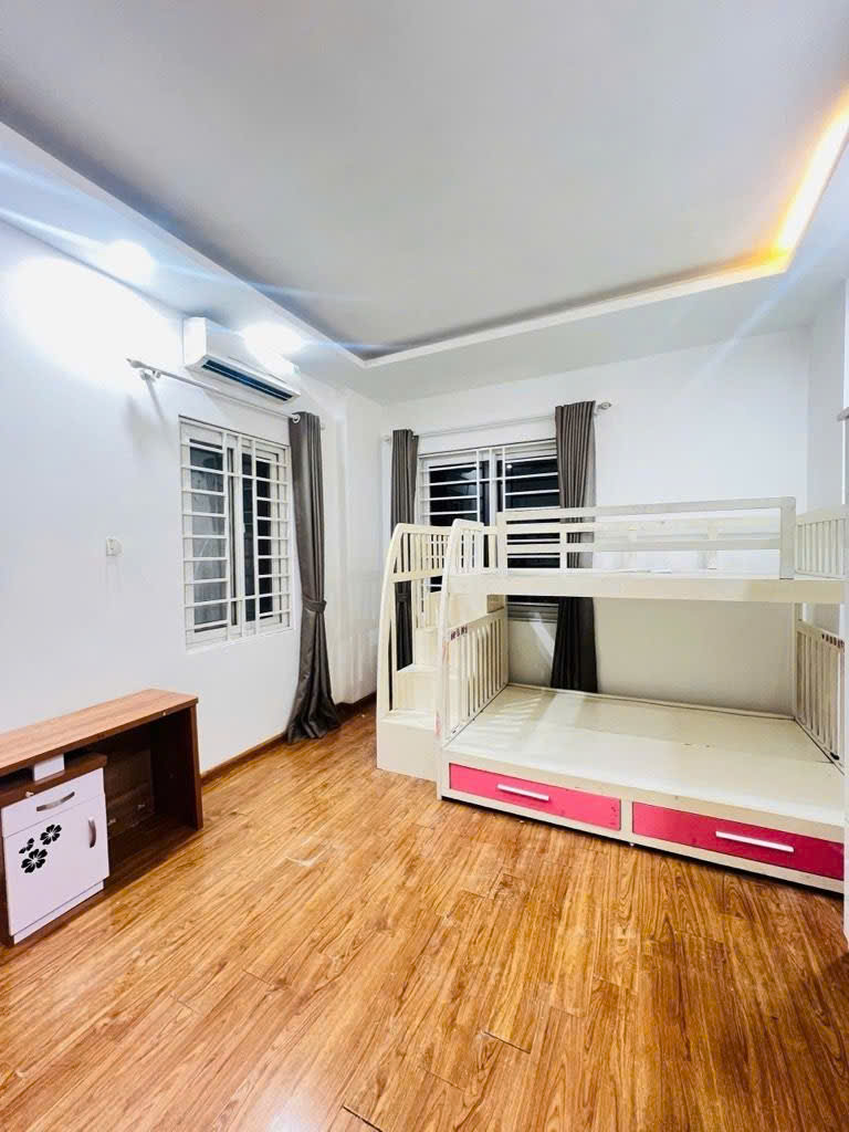 Xuân Đỉnh 8,5 tỷ 35m2 5 tầng 100m ra bãi oto