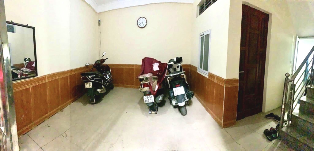 VỊ TRÍ ĐẸP – ĐỐI DIỆN ROYAL CITY – SAU SÂN BÓNG THƯỢNG ĐÌNH – VÀI BƯỚC RA PHỐ