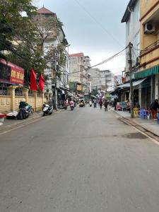 NHÀ ĐẸP Ở LUÔN - MẶT PHỐ - GẦN Ô TÔ - NỘI THẤT ĐẸP - TIỆN ÍCH XUNG QUANH