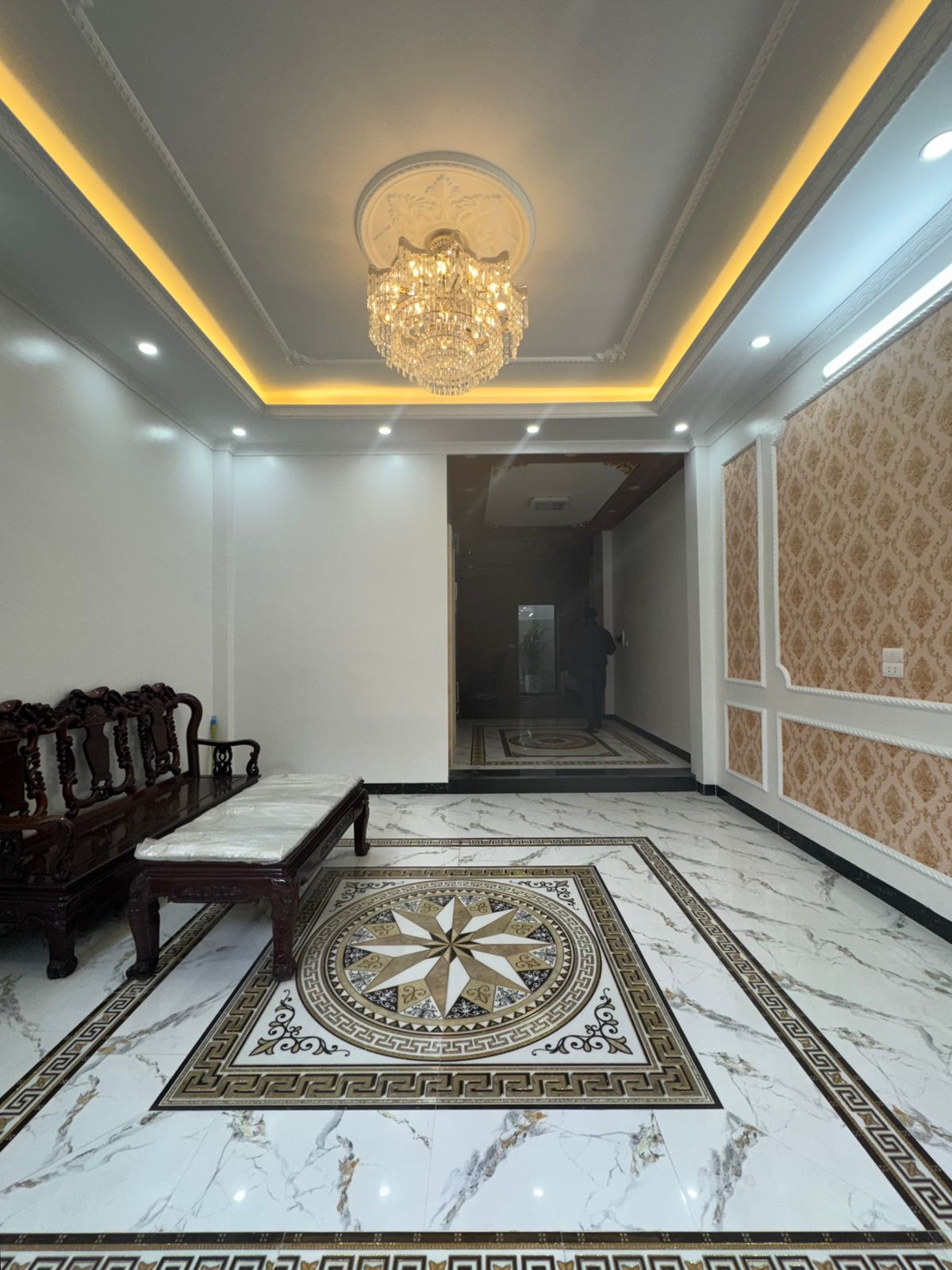 Bán CCMN phố Đại Cồ Việt: 5 tầng full phòng, dòng tiền ổn định 10%/năm