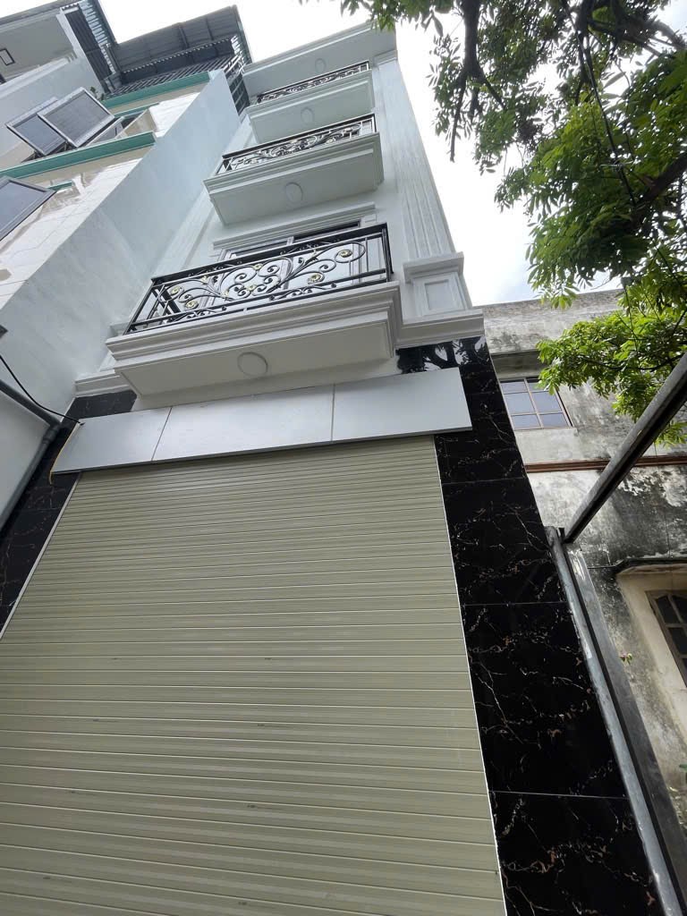 Nhà mới 4tung, đẹp, ôtô đỗ cửa