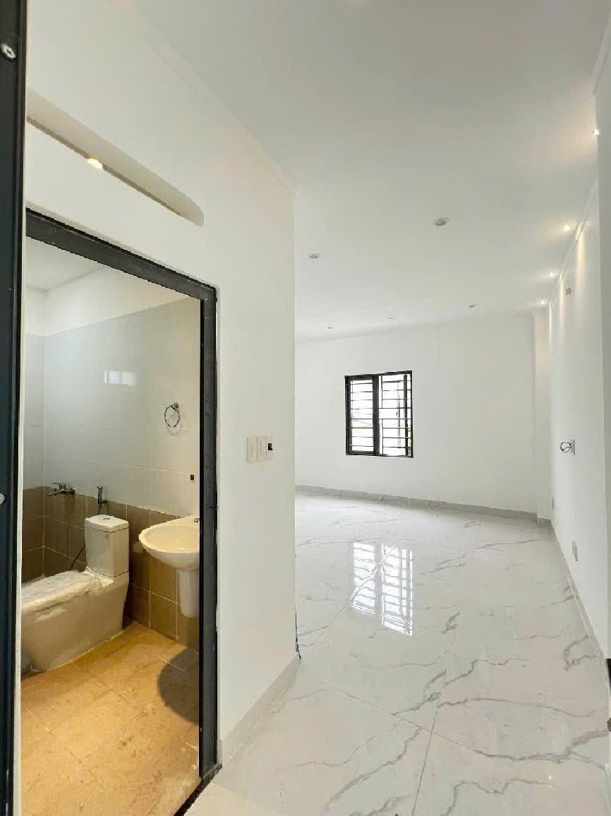 BÁN GẤP NHÀ MỚI – TRUNG TÂM THỦ ĐỨC – GIÁ TỐT TẦM TRUNG