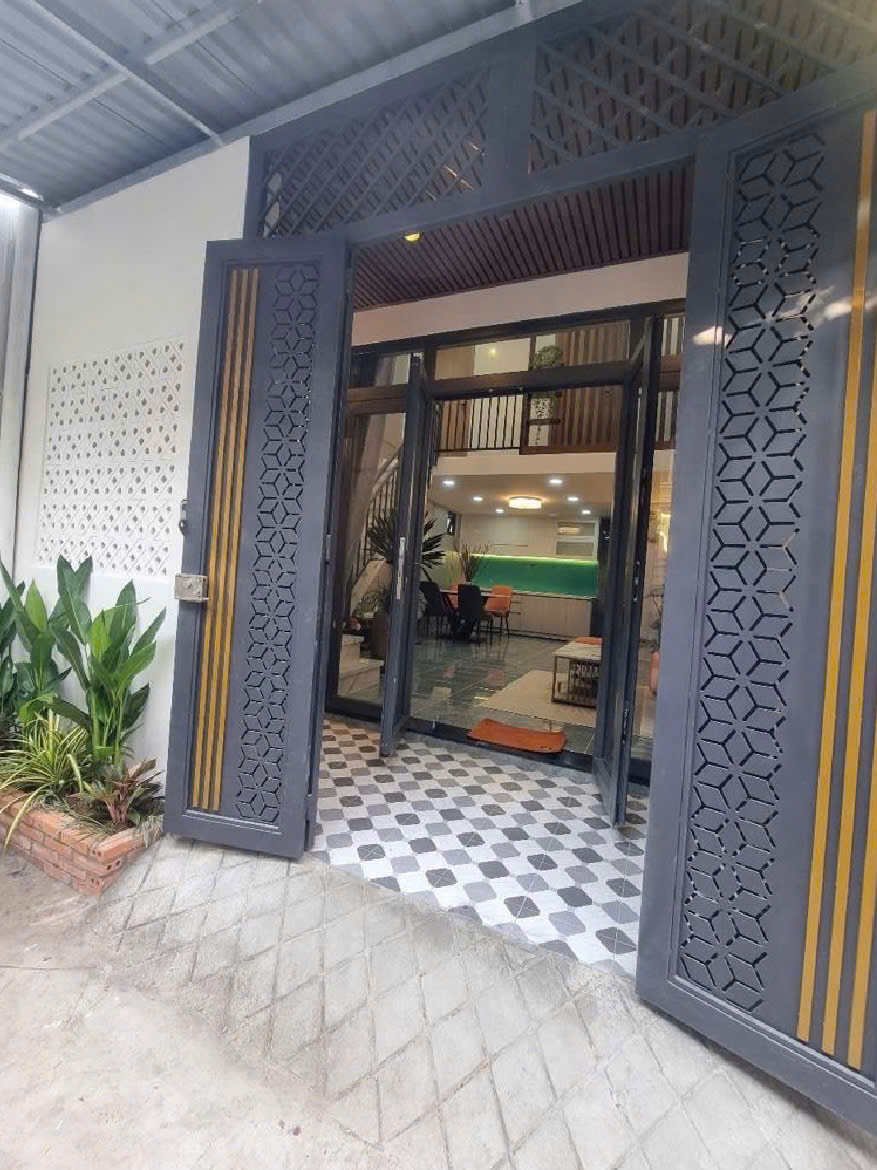 NHÀ ĐẸP LINH XUÂN – DƯỚI 4 TỶ CỰC HIẾM  Vị trí trung tâm Linh Xuân, sát Phạm Văn Đồng – đi đâu cũng tiện