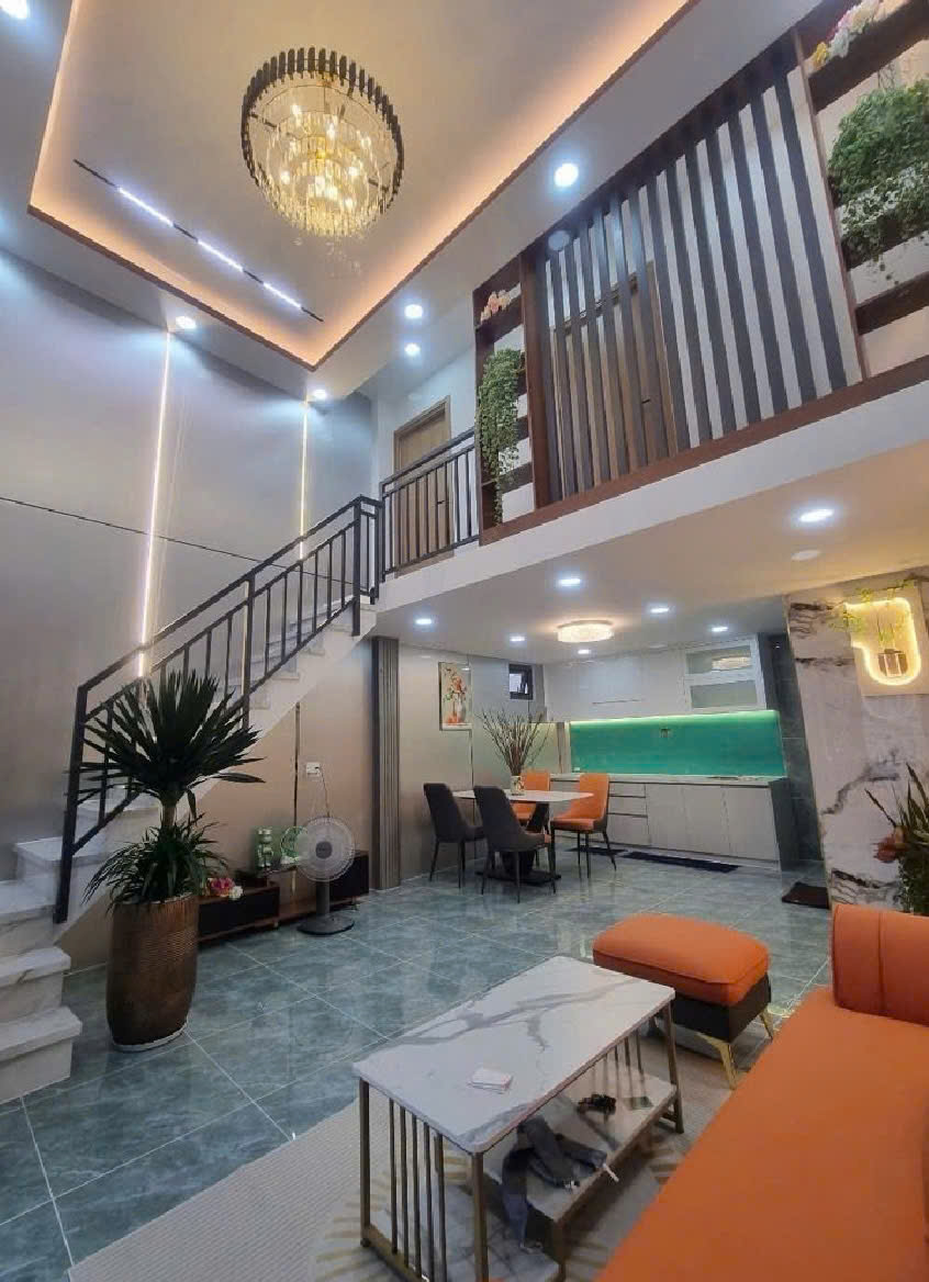 NHÀ ĐẸP LINH XUÂN – DƯỚI 4 TỶ CỰC HIẾM  Vị trí trung tâm Linh Xuân, sát Phạm Văn Đồng – đi đâu cũng tiện