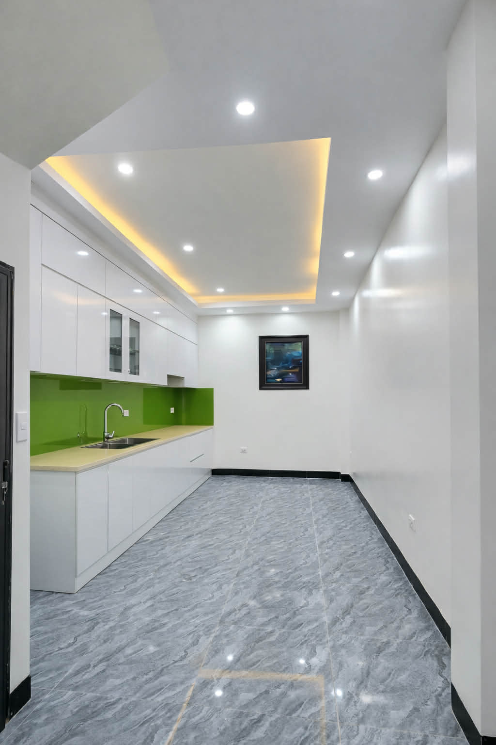 B.Á.N NHÀ ĐA SỸ - 15M RA MẶT NGÕ - NGÕ Ô TÔ - KINH DOANH - SỔ VUÔNG - 39M2 - 8 T.Ỷ