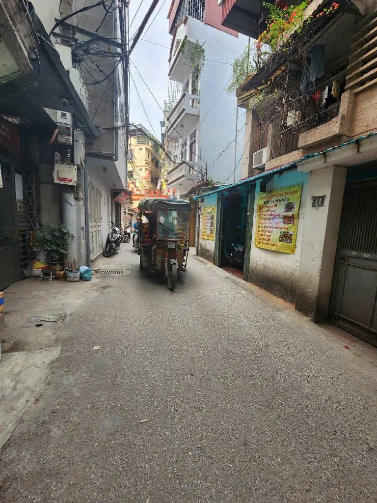 MẶT NGÕ KHƯƠNG TRUNG - Ô TÔ CHẠY QUA - VỊ TRÍ ĐẸP, MẶT TIỀN RỘNG 4,3m