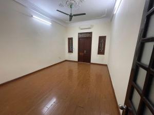 Chủ thiện chí bán nhà phố Hào Nam, thoáng sáng, giá chào 14,2 tỷ