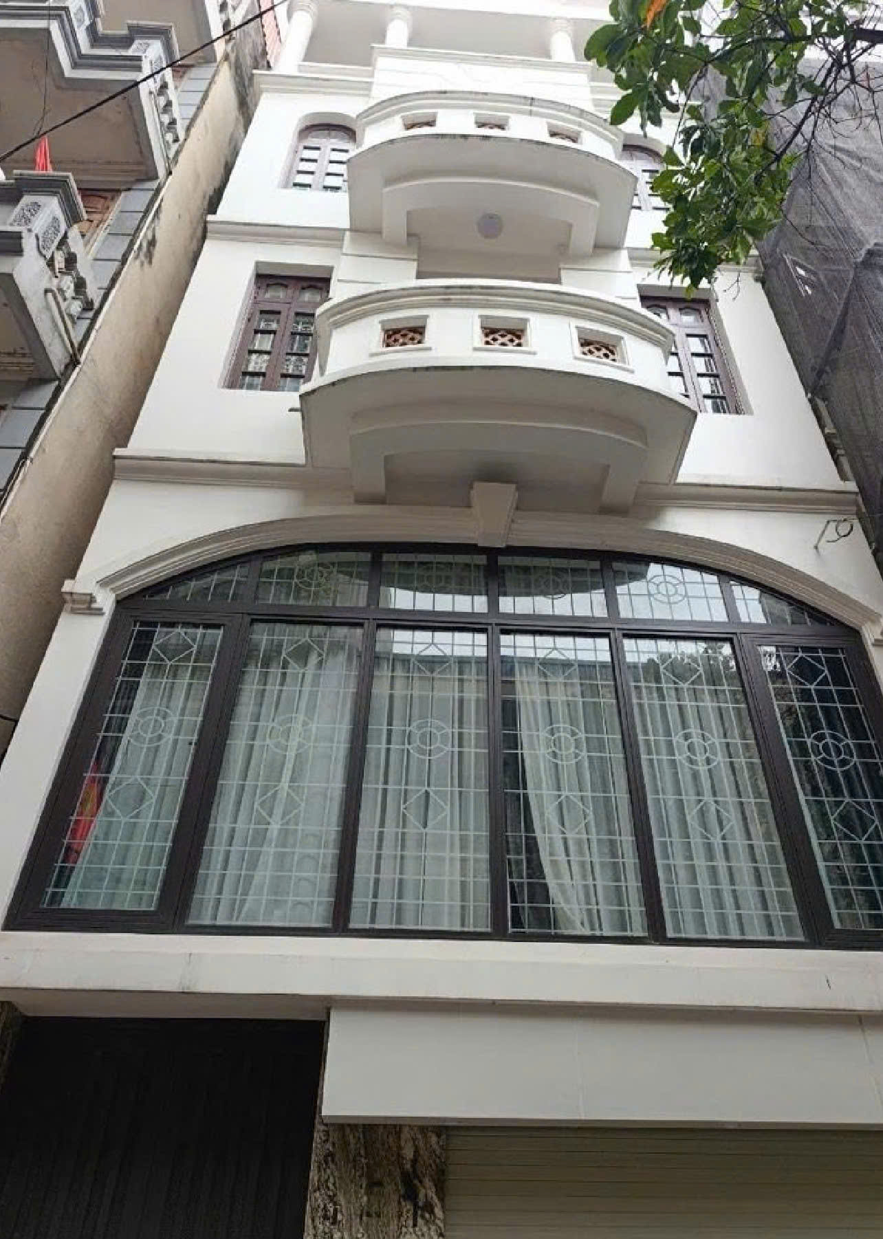 NHÀ LẠC LONG QUÂN CỰC ĐẸP – NGÕ Ô TÔ TRÁNH