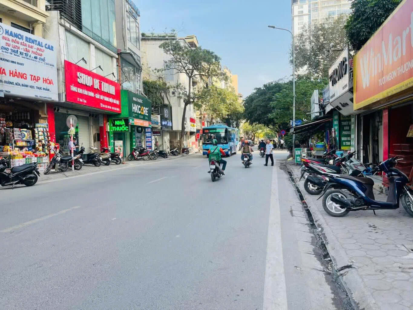 BÁN NHÀ MẶT PHỐ NÚI TRÚC - VIP BA ĐÌNH - VỈA HÈ - KINH DOANH BẤT CHẤP NGÀY ĐÊM.