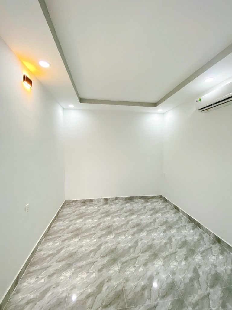 Bán nhà Quận 7 - 36m2, 3 phòng, chưa tới 2 tỷ