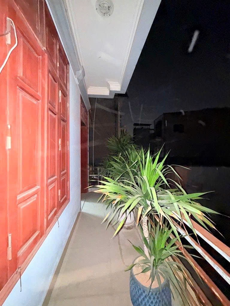 Đàm Quang Trung Long biên - Nhà dân xây, ngõ thông, 77m 3 tầng 13.5 tỷ