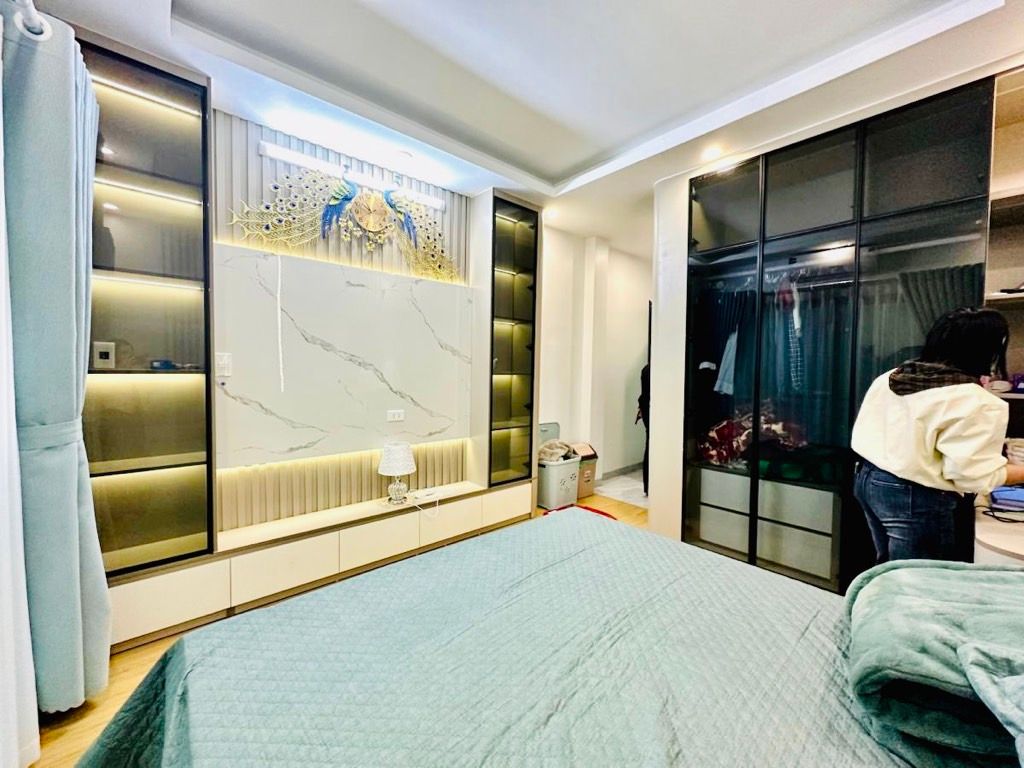 Nhà 5 tầng thang máy phố thanh lân, full nội thất, gần cầu vĩnh tuy