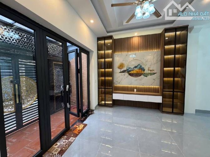 Bán nhà phố Trương Định 35m2 x 5 tầng, sổ đỏ, giá 7,5 tỷ