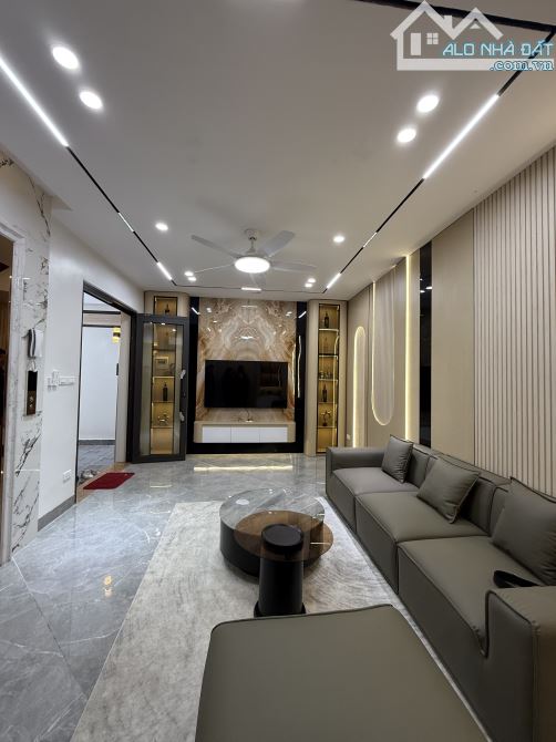 Bán nhà Tân Mai Hoàng Mai 30m² x 4 tầng, ngõ rộng nhà đẹp ở ngay, giá 5,5 tỷ