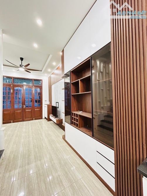 Nhà Giáp Bát 35m2 x 5T, gần phố, ở ngay, dân trí cao – bán gấp, giá 8 tỷ