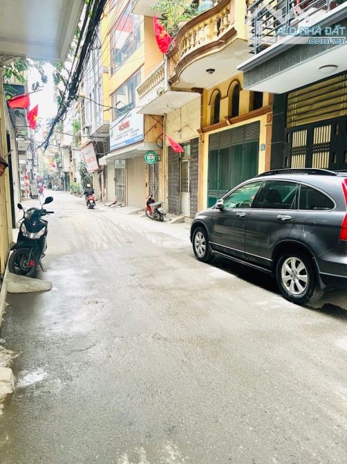 Chỉ 7,5 tỷ Dt40m2 x4 tầng có 4p ngủ MT6m ngõ thông ô tô tải đỗ cửa- gần phố – sát vách đô