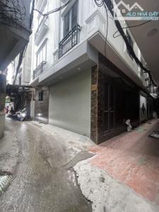 Bán nhà phố Giáp Bát 35m2 x 5 tầng, nhà đẹp, ngõ thông, gần đường, giá 8 tỷ 6