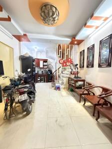 Nhà Giáp Bát 35m2 x 5T, gần phố, ở ngay, dân trí cao – bán gấp, giá 8 tỷ