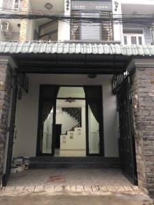 Chính chủ cần bán căn nhà 2 tầng HXH Quận 9