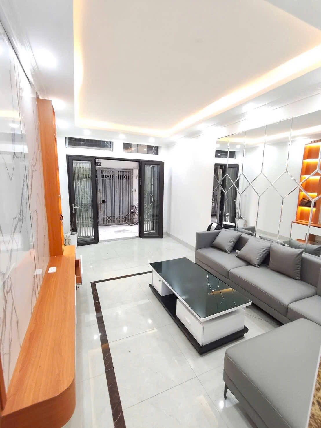 Nhà 5 tầng tiện nghi đầy đủ ở ngay, hàng xóm đường trung tâm Bà Triệu Hà Đông, đường ô tô, chỉ nhỉnh 7 tỉ, sẵn sàng đón chủ mới