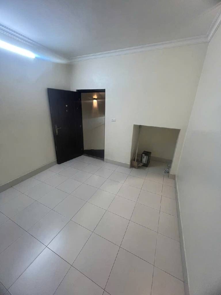 Nhà 4 tầng, 3 ngủ ngay trần quốc vượng 8,3 tỷ