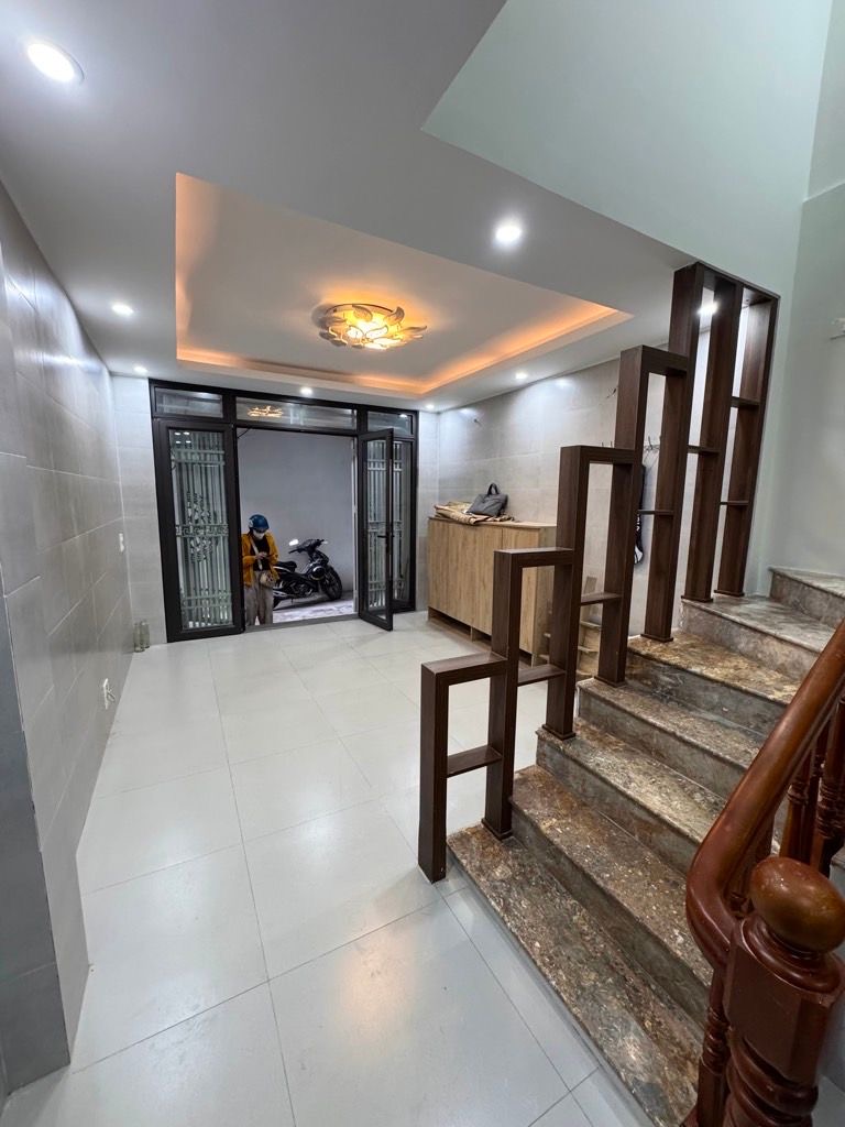 Cầu Giấy nhà dân xây 5 tầng giá 14,7 tỷ