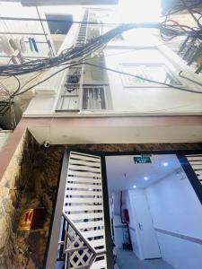 KHÚC THỪA DỤ CHUNG CƯ MINI 6 TẦNG THANG MÁY - 20M RA ĐƯỜNG OTO TRÁNH - SỔ VUÔNG ĐẸP