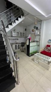 Ngay Khu Tân Sơn Nhì, kế bên Trường Chinh Cộng Hòa, Tân Bình - Nhà cứng ba tầng ở liền - Ngang 4m - Hẻm thông - Nhỉnh nhẹ 3 tỷ.