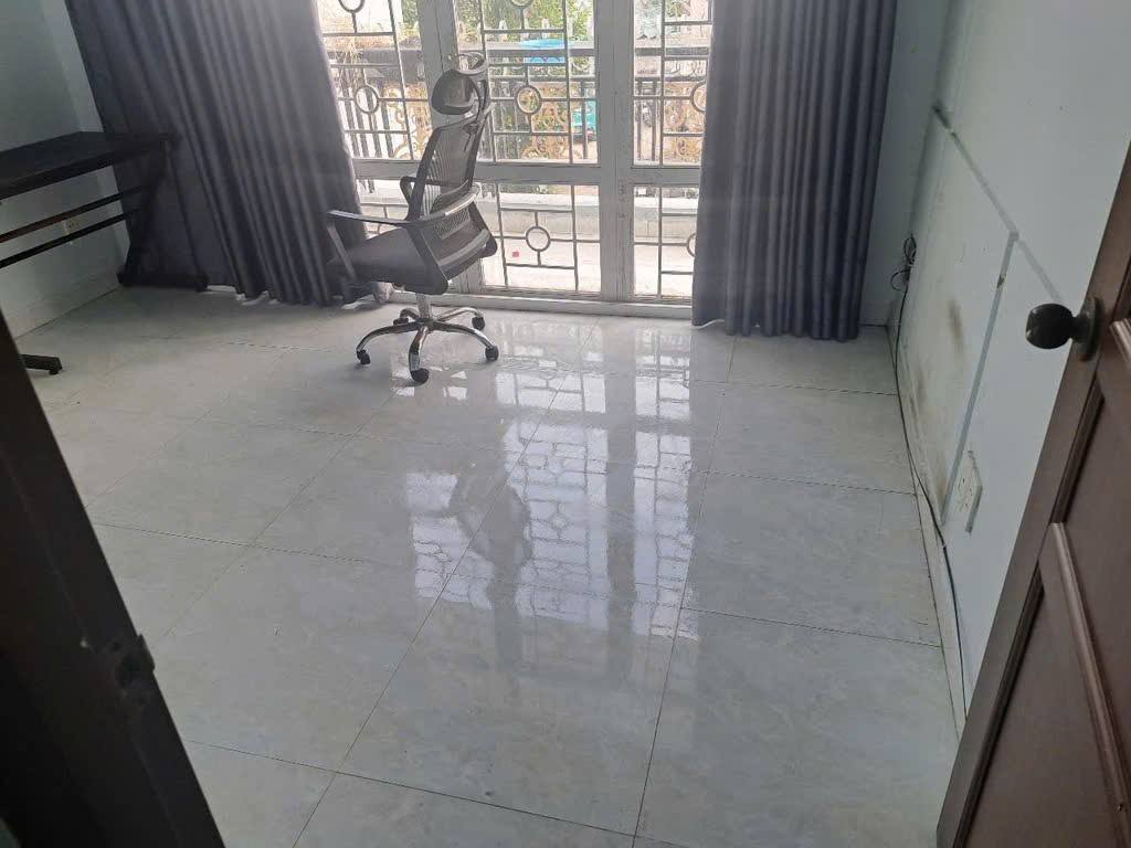 Chính chủ bán nhà Quận 7, khu dân cư an ninh, sổ hồng riêng