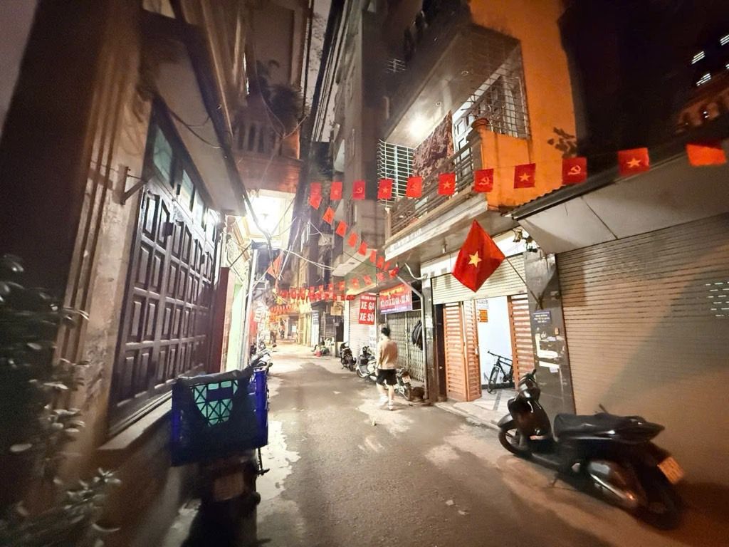 CỰC HIẾM - CỰC VIP MẶT NGÕ Ô TÔ VÀO NHÀ - KINH DOANH ĐỈNH CAO - GIÁ RẤT TỐT -NGÕ THÔNG HÈ THOÁNG - TRƯỚC NHÀ THẲNG TẮP Ô TÔ TRÁNH - THÔNG CÁC NGẢ 