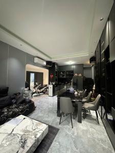 ĐH TÀI CHÍNH MARKETING - NHÀ MT HẺM THÔNG 5M - BTCT - 2 TẦNG