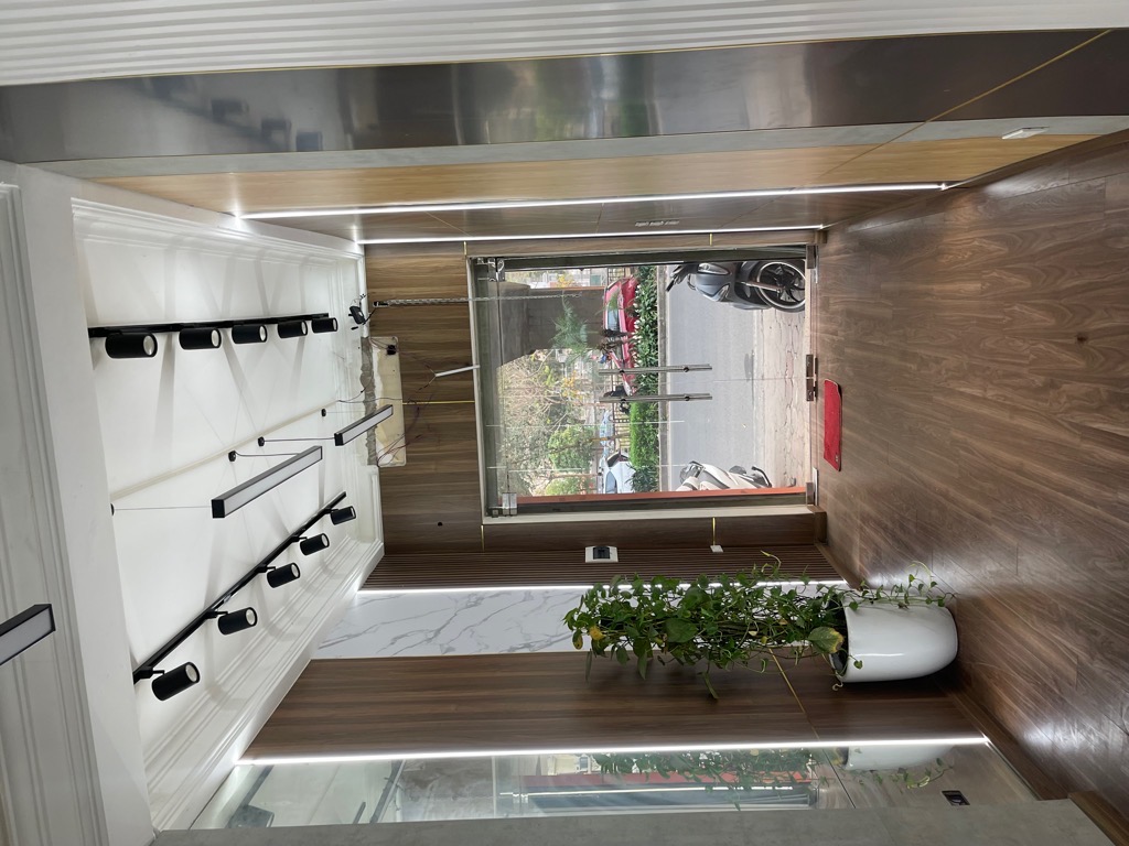 CẦN BÁN NHÀ MẶT ĐƯỜNG LÁNG - 33M2 - CHỈ 10 TỶ