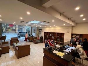 Bán nhà Trung Kính 78m 8 tầng giá 30 tỷ có thương lượng