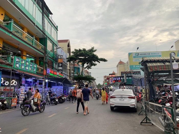 Bán nhà mặt tiền kinh doanh, Gò Vấp, chợ đêm Hạnh Thông Tây, 4 tầng, 4x17m, view công viên, nhỉnh 9.5 tỷ