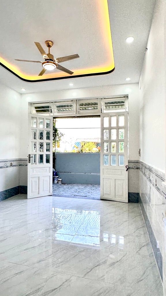 Nhà mới ngay trung tâm sầm uất bà điểm chủ giảm