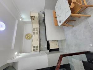 Nhà đẹp lô góc đường xe vào 4m chủ giảm còn 5ty49